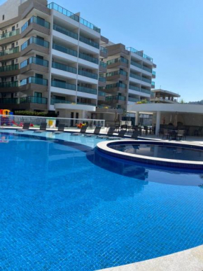 Cobertura com piscina privativa no Condominio Praia dos Anjos Residence Club - Pé na Areia